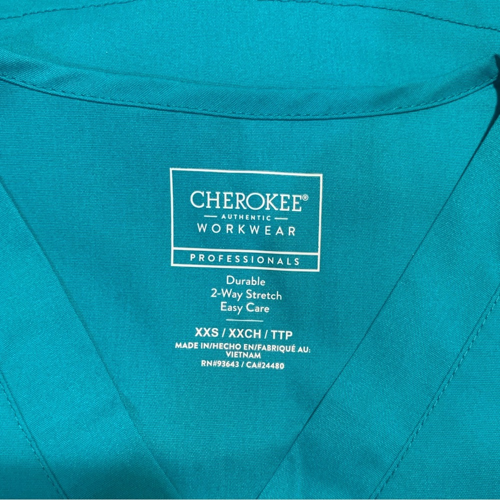 Cherokee Scrub Top - Picture 6 of 7
